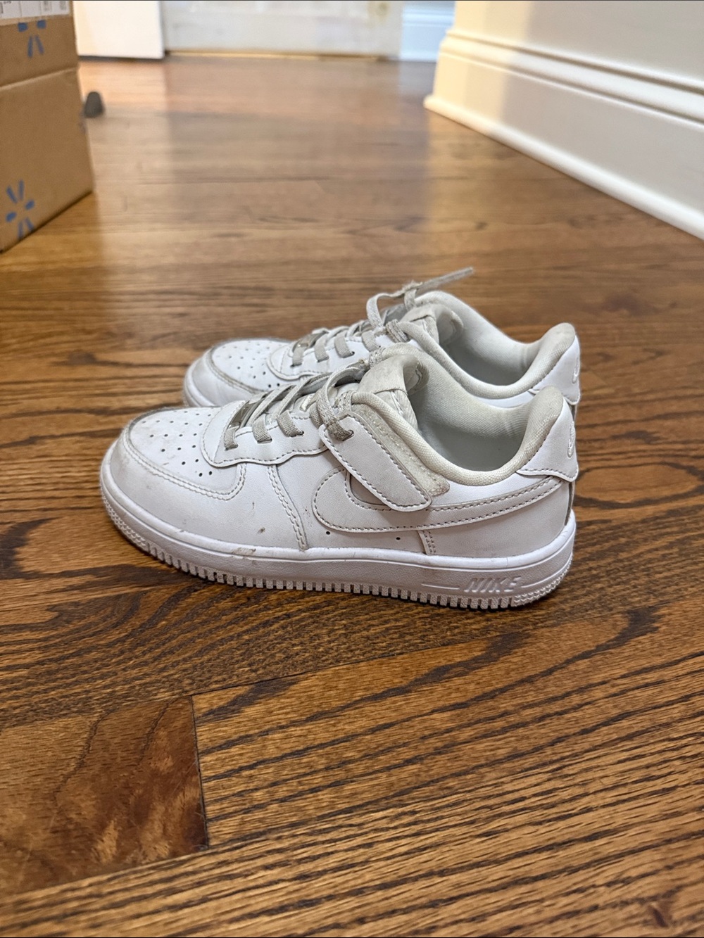 Nike Kids Off-White High-Top Sneakers - Picture 4 of 7
